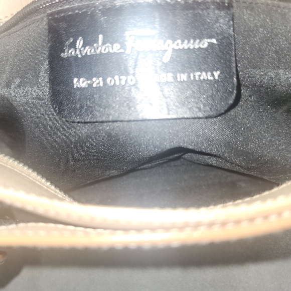 Salvatore Ferragamo Beige Shoulder Bag - Picture 10 of 13